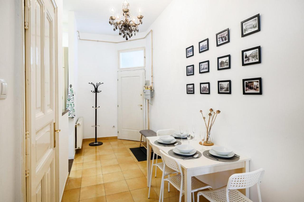 Spacious & Serene Downtown Home With Free Parking Budapest Esterno foto